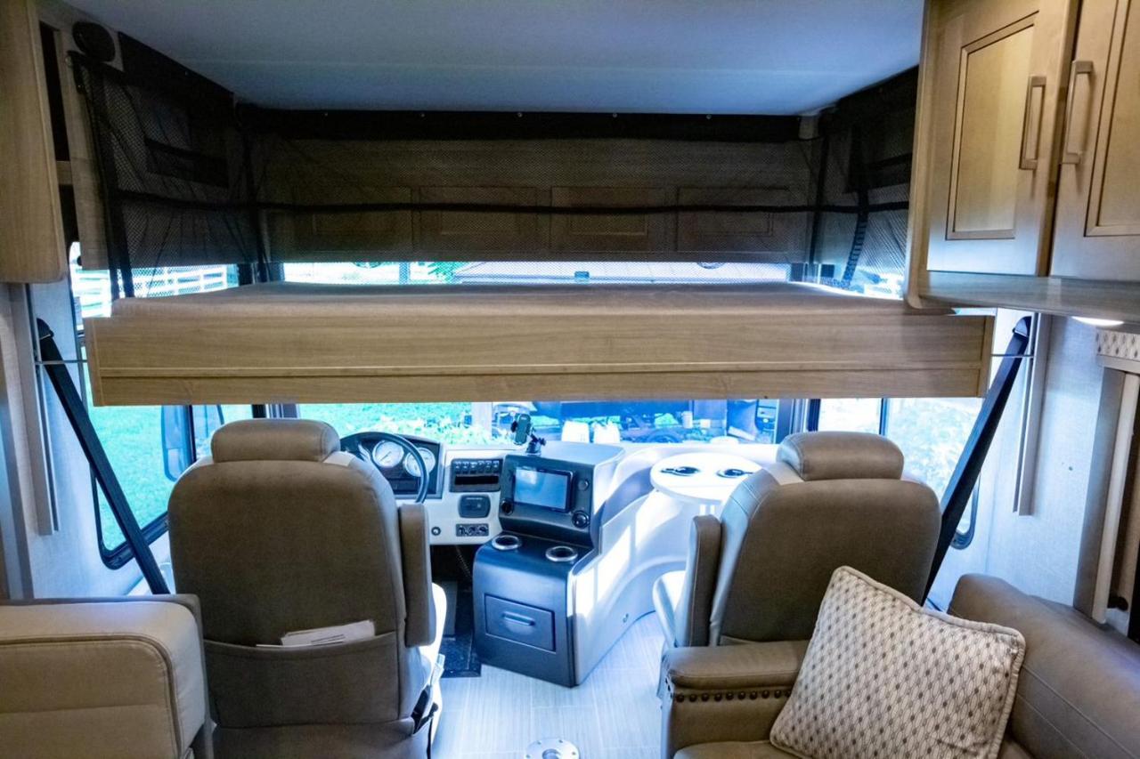 River Safaris, Stationary Class A Motorcoach, Old Homosassa Exterior foto